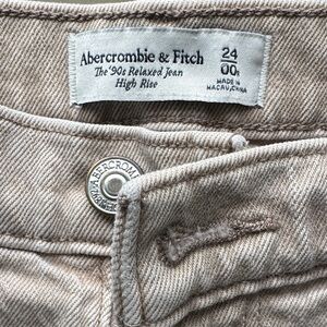 Abercrombie & Fitch Tan 90s Relaxed Jean High Rise Size 24 / 00R